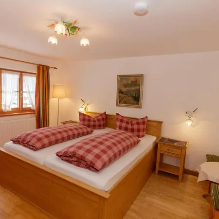 מלון Binderhaeusl 2*